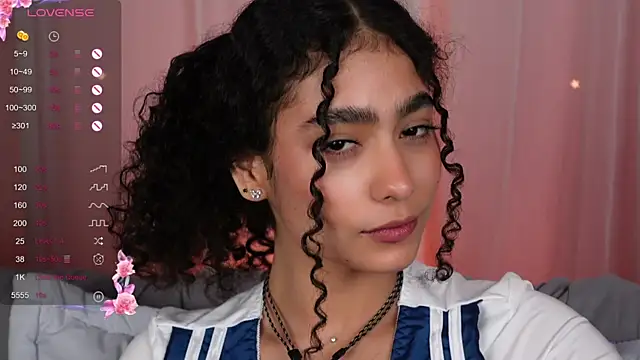 Snapshot of Victoria_Curly chatting on October 4, 2:57 am Victoria Curly online show from October 4, 2:57 am