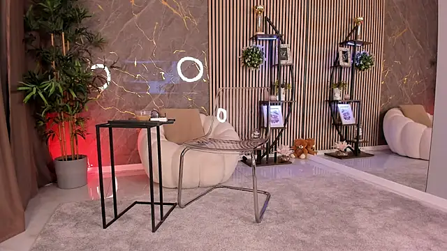 KimP0ssible online show from April 2, 3:30 pm