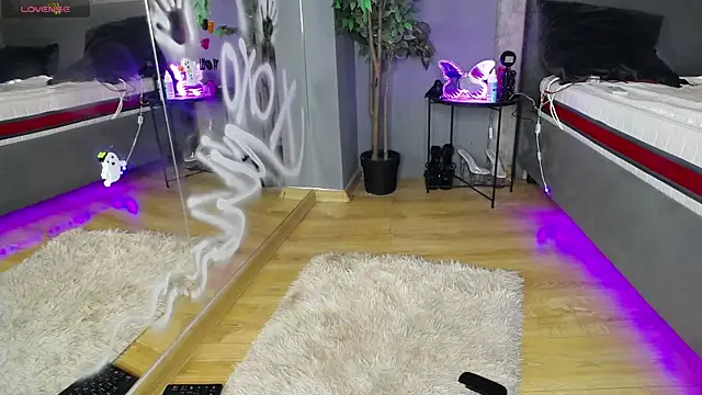 ScarlettJakobs online show from October 31, 7:05 am