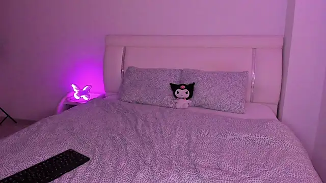 ScarlettJakobs online show from May 20, 3:25 am