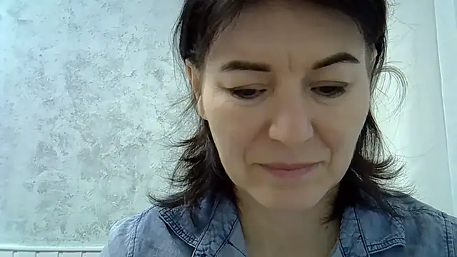 Krystal 82 online show from November 16, 6:07 am