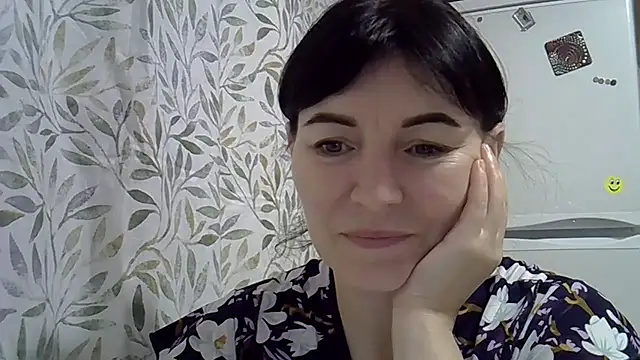 Krystal 82 online show from December 2, 5:25 pm