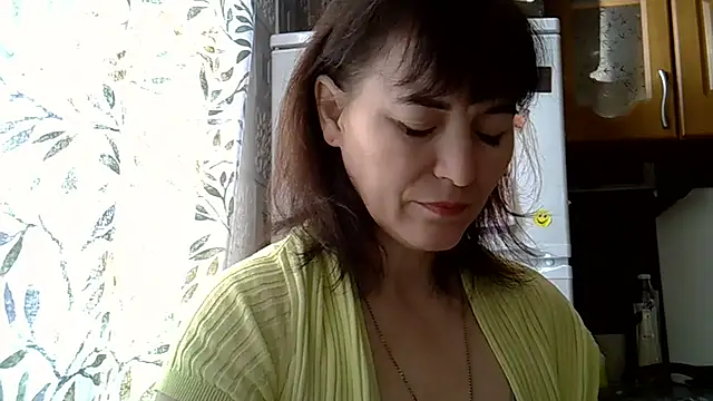 Krystal 82 online show from February 1, 8:01 am