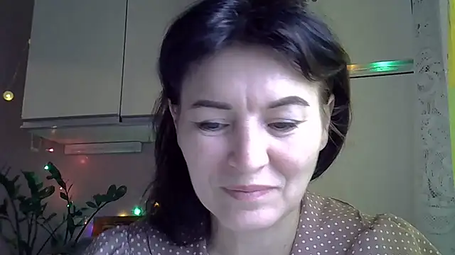 Snapshot of Krystal_82 chatting on October 11, 7:42 am Krystal 82 online show from October 11, 7:42 am