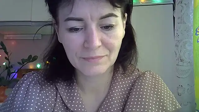 Snapshot of Krystal_82 chatting on October 9, 5:08 am Krystal 82 online show from October 9, 5:08 am