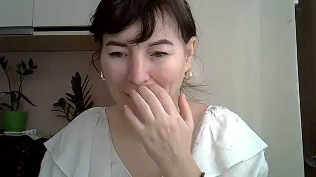 Krystal 82 online show from February 7, 8:55 am