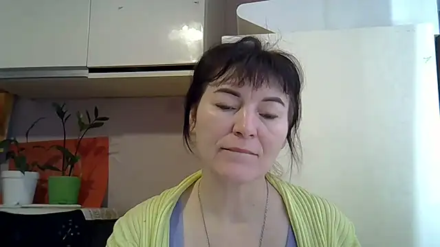 Krystal 82 online show from February 12, 8:25 am