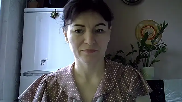 Krystal 82 online show from November 8, 9:02 am