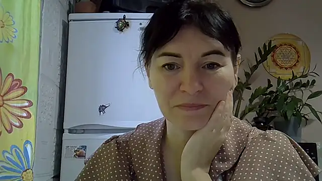 Krystal 82 online show from November 5, 9:12 am