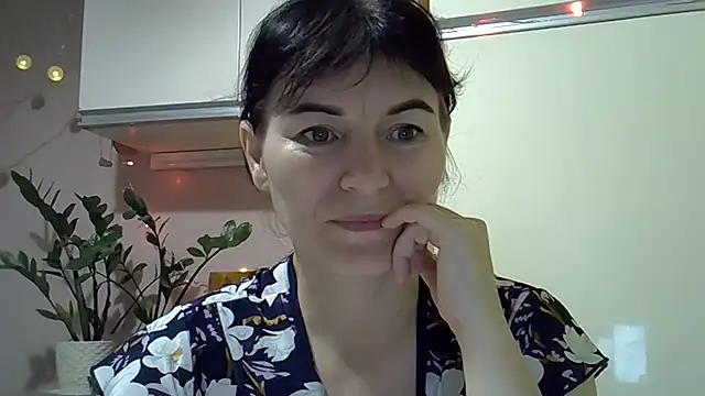 Krystal 82 online show from October 24, 10:20 pm