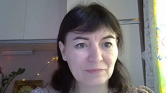 Krystal 82 online show from October 28, 7:40 am