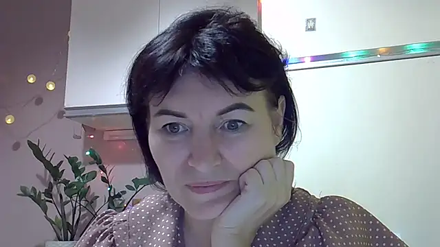Snapshot of Krystal_82 chatting on October 11, 7:48 pm Krystal 82 online show from October 11, 7:48 pm