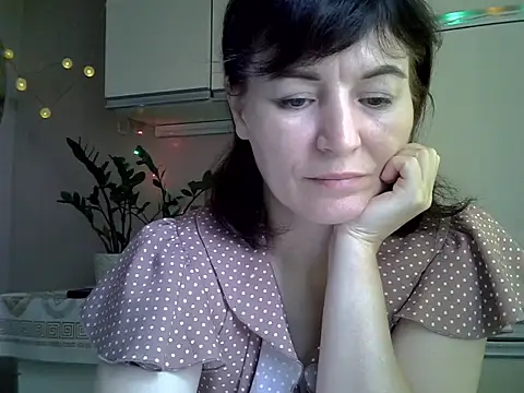 Snapshot of Krystal_82 chatting on October 10, 10:38 am Krystal 82 online show from October 10, 10:38 am