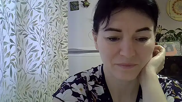 Krystal 82 online show from December 1, 7:53 am