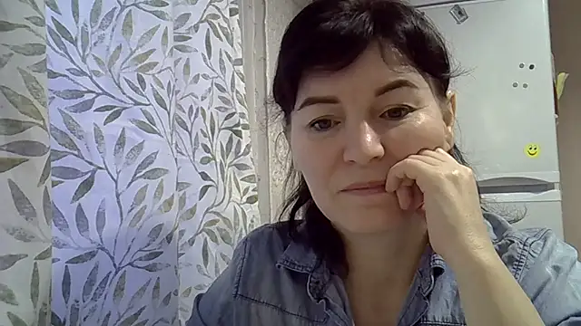 Krystal 82 online show from December 17, 12:43 pm