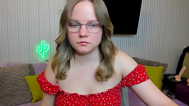 milalapka online show from November 8, 5:05 pm