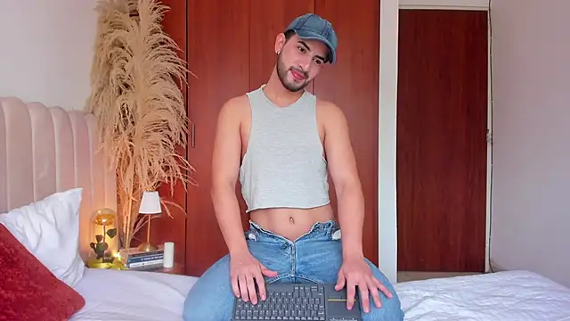 Snapshot of Dark_beauty2 chatting on September 10, 7:35 pm Dark beauty2 online show from September 10, 7:35 pm