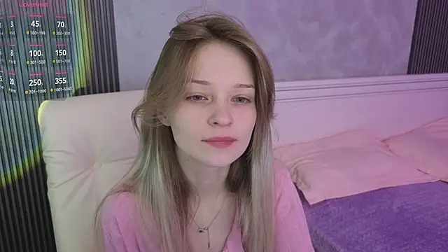 Snapshot of vialeta_baby chatting on October 9, 10:54 pm vialeta baby online show from October 9, 10:54 pm