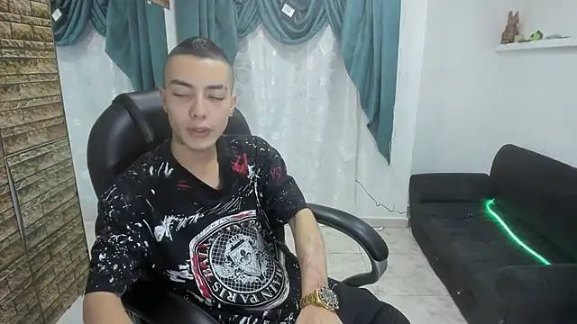 Dereck Boy8 online show from September 10, 9:36 pm