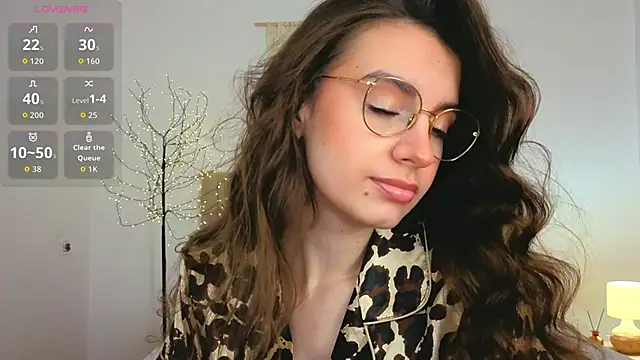 Snapshot of Real_cutie1 chatting on July 1, 12:49 pm Real cutie1 online show from July 1, 12:49 pm