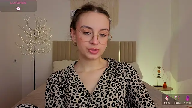 Real cutie1 online show from May 23, 1:10 pm
