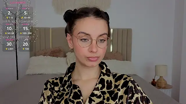 Snapshot of Real_cutie1 chatting on July 17, 12:46 pm Real cutie1 online show from July 17, 12:46 pm