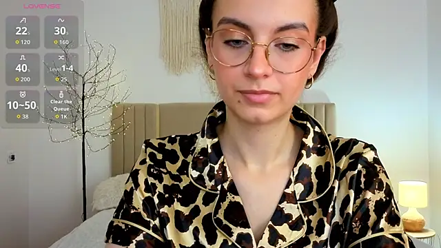 Snapshot of Real_cutie1 chatting on June 30, 12:49 pm Real cutie1 online show from June 30, 12:49 pm
