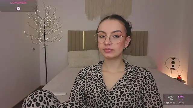Real cutie1 online show from May 1, 12:54 pm