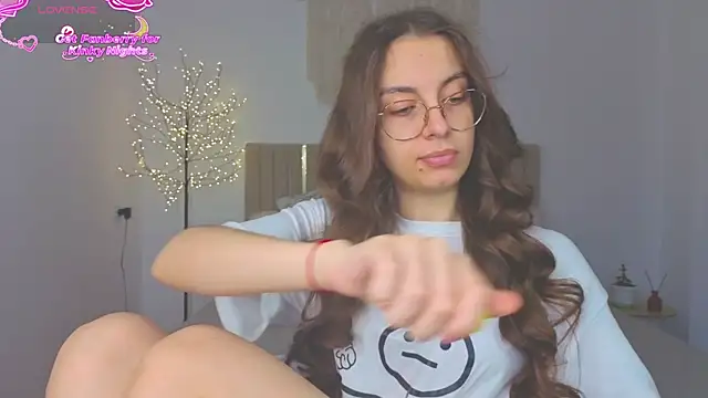 Real cutie1 online show from December 3, 1:43 pm