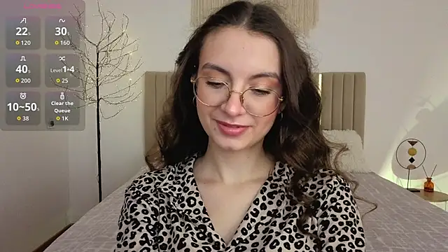 Snapshot of Real_cutie1 chatting on June 6, 12:54 pm Real cutie1 online show from June 6, 12:54 pm