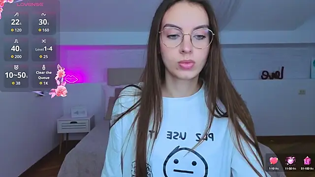 Real cutie1 online show from October 6, 9:04 pm