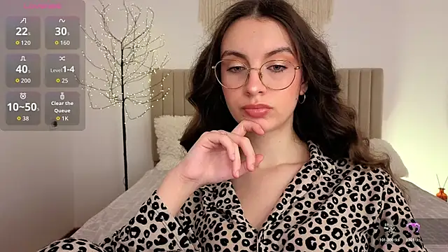 Snapshot of Real_cutie1 chatting on June 9, 1:01 pm Real cutie1 online show from June 9, 1:01 pm