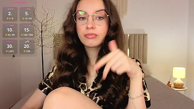 Snapshot of Real_cutie1 chatting on July 6, 12:45 pm Real cutie1 online show from July 6, 12:45 pm