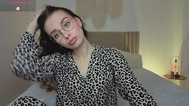 Real cutie1 online show from April 13, 12:53 pm