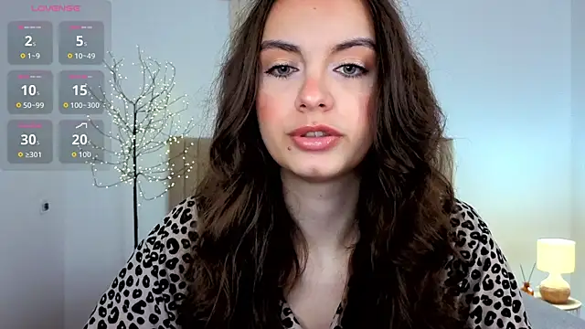 Snapshot of Real_cutie1 chatting on July 4, 12:43 pm Real cutie1 online show from July 4, 12:43 pm