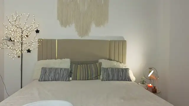 Real cutie1 online show from February 11, 1:55 pm