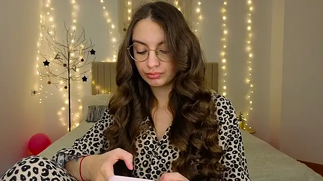 Real cutie1 online show from January 8, 1:50 pm