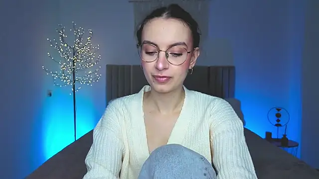 Real cutie1 online show from March 24, 1:44 pm