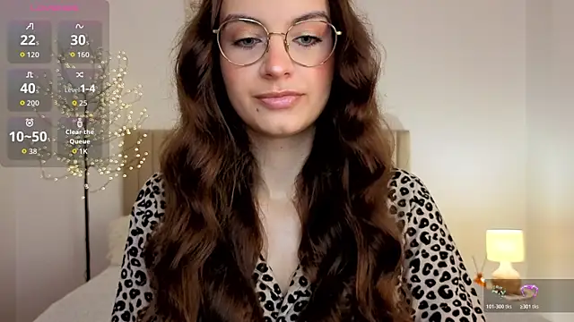 Snapshot of Real_cutie1 chatting on June 24, 12:59 pm Real cutie1 online show from June 24, 12:59 pm