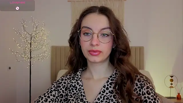 Real cutie1 online show from May 27, 12:56 pm