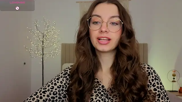 Real cutie1 online show from May 28, 12:55 pm