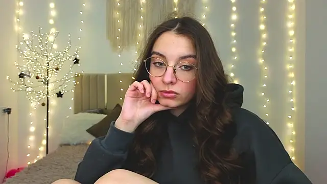 Real cutie1 online show from February 4, 2:01 pm