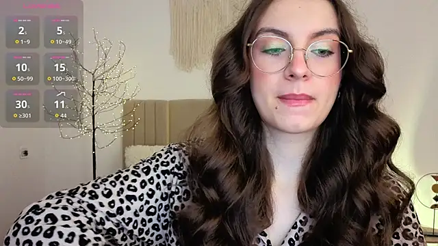 Snapshot of Real_cutie1 chatting on June 11, 12:57 pm Real cutie1 online show from June 11, 12:57 pm