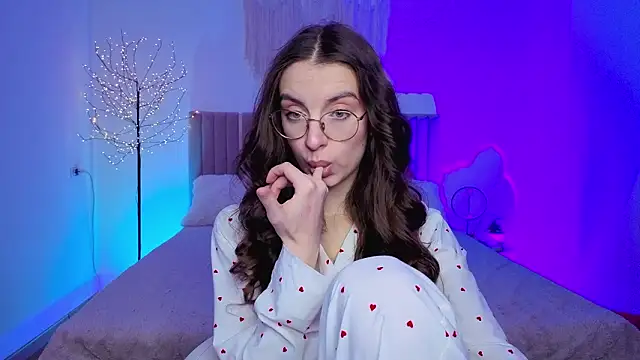 Real cutie1 online show from March 6, 1:50 pm