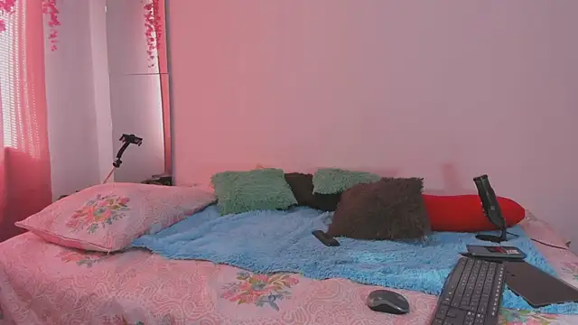 lanastone86 online show from November 13, 1:15 pm