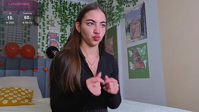 Ashley Pierce online show from November 5, 4:15 am