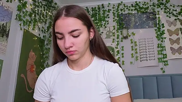 Ashley Pierce online show from December 3, 4:13 am