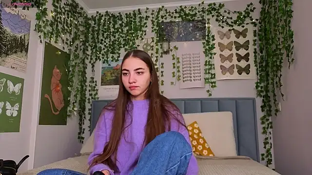 Ashley Pierce online show from December 5, 4:11 am