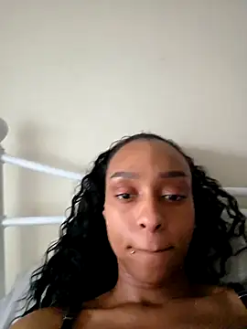 Snapshot of Hazel_Dollxx chatting on March 31, 5:37 pm Hazel Dollxx online show from March 31, 5:37 pm