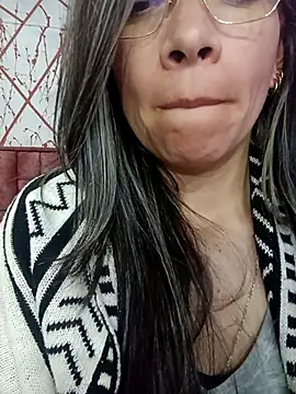 Snapshot of Chriss_girl_of_imaginatio chatting on November 9, 10:25 pm Chriss girl of imaginatio online show from November 9, 10:25 pm